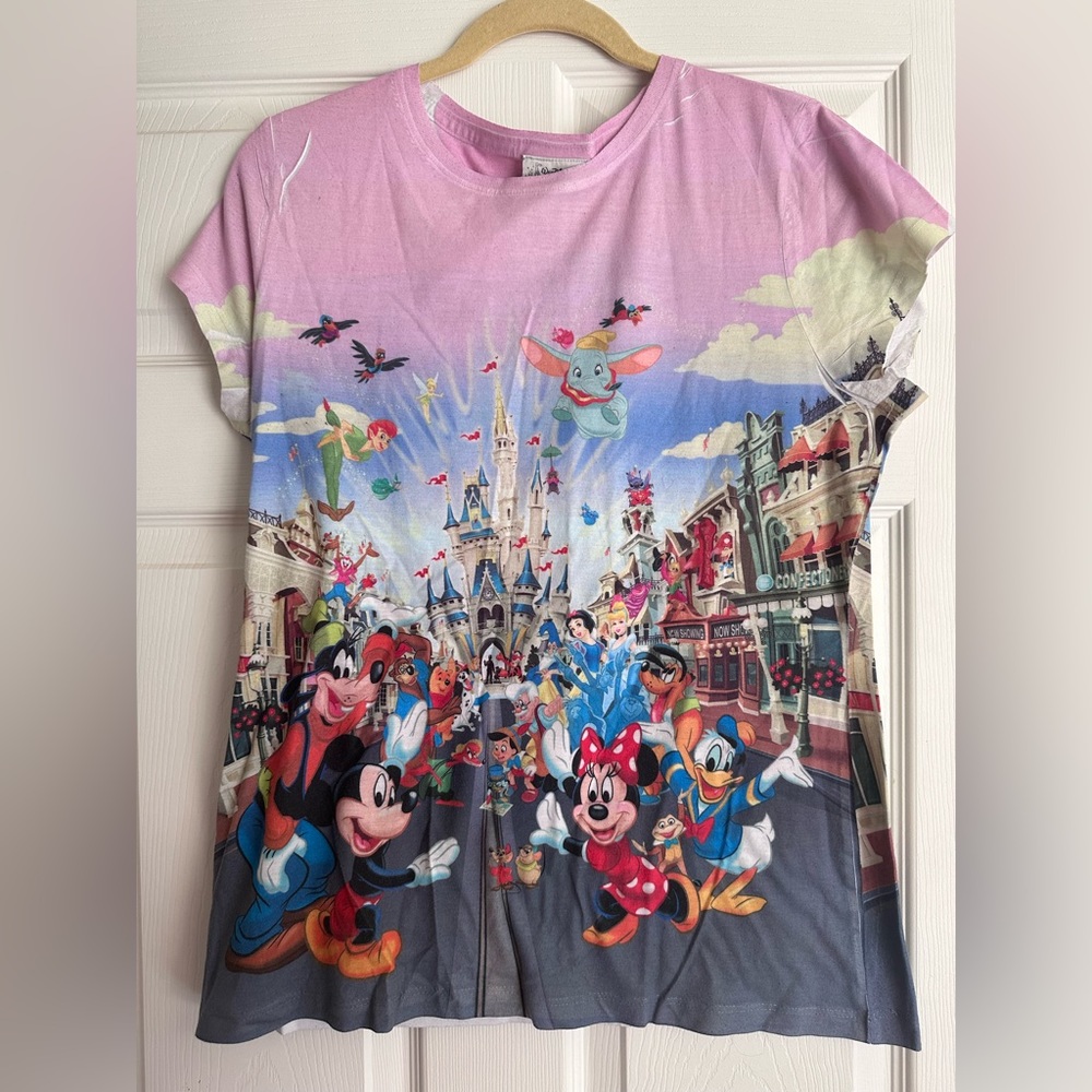 Vintage Disney world magic kingdom tee